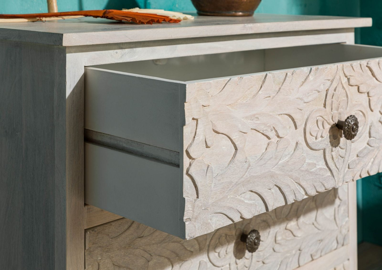 Carved Dresser Mango 80x48x78 white