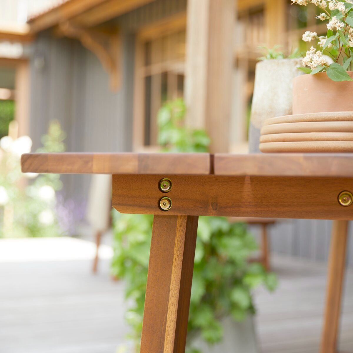Solid acacia garden set with 4 chairs