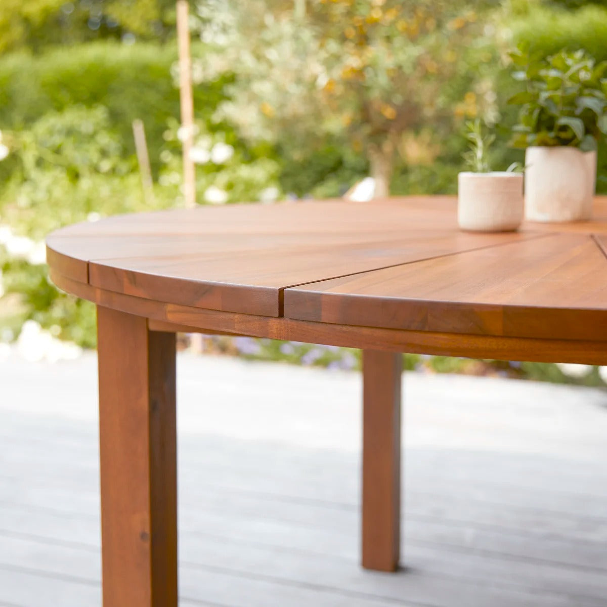 Solid acacia garden set with 4 chairs