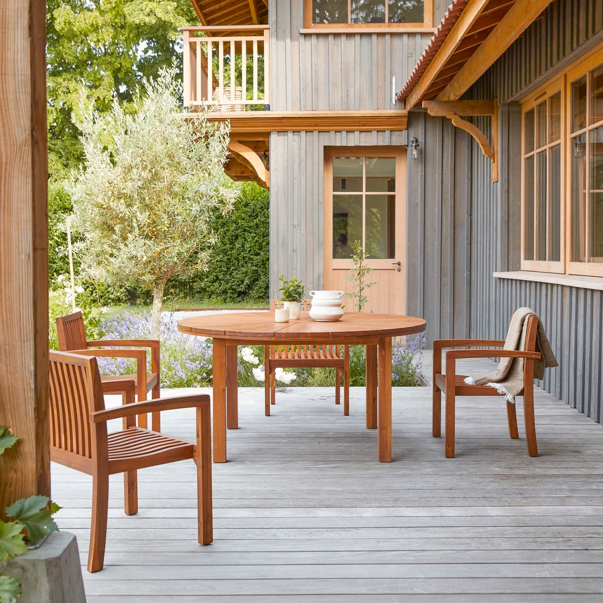 Solid acacia garden set with 4 chairs