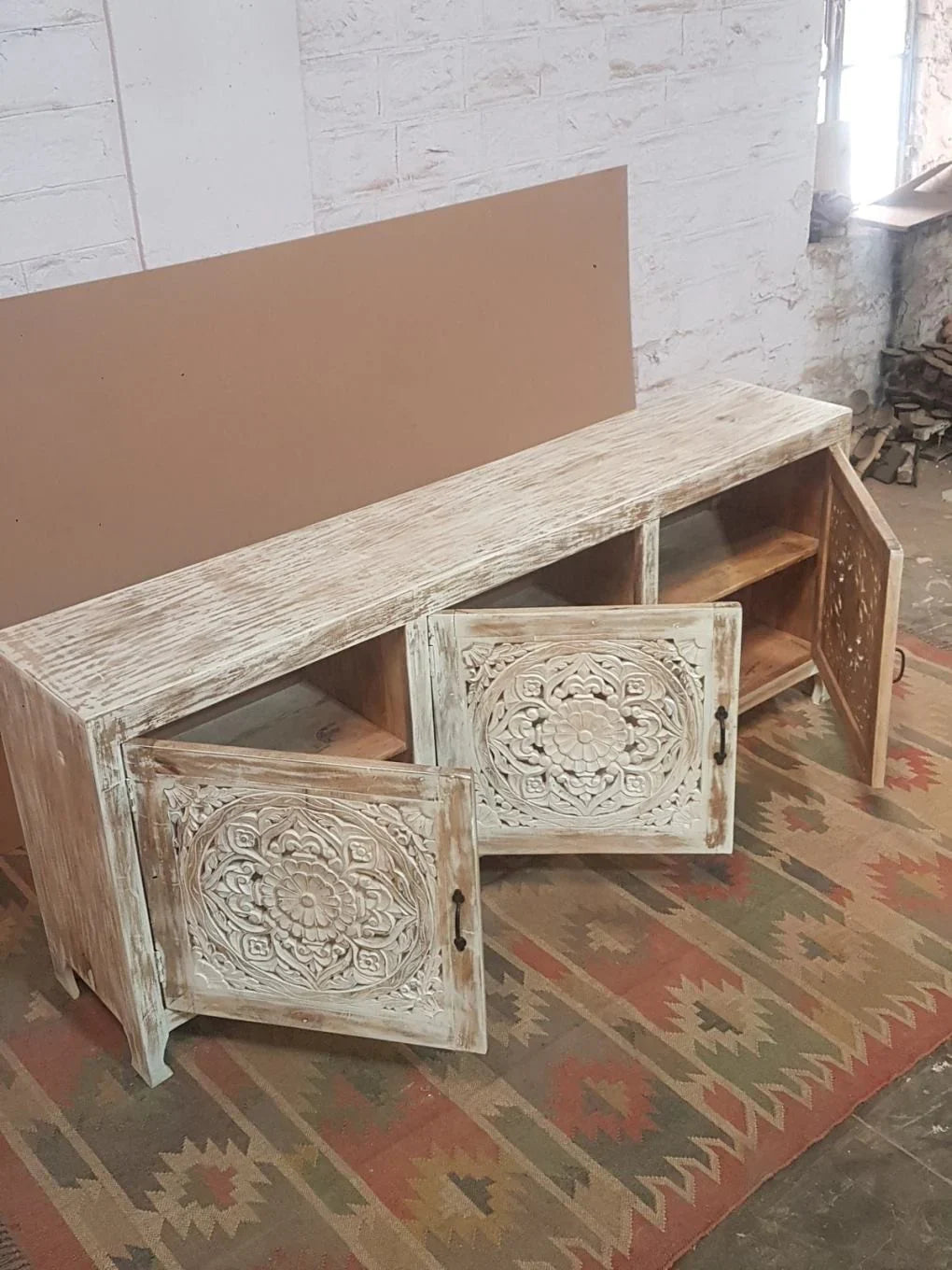 Hand‑Carved Wooden Buffet Sideboard — French Arched Medallion Design, Whitewash Finish, 200 × 80 × 40 cm