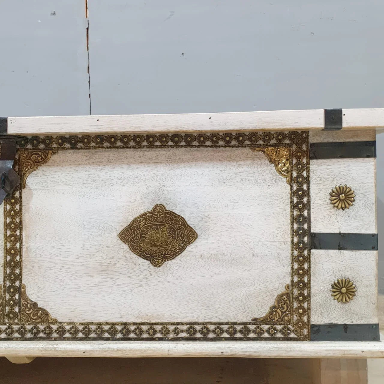 hand carved blanket box, wooden trunk, whitewashed blanket box, brass fittings box, brass medallion trunk, blanket trunk, linen chest, indian furniture, bedroom blanket box, living room trunk, entryway chest, storage bench, coffee table trunk, handmade blanket box, artisan made trunk, premium wood chest, quality wood furniture, durable trunk, sturdy blanket box, timeless chest, elegant trunk, statement blanket box, heirloom chest, mughal style trunk, vintage blanket box, eclectic chest, coastal trunk, rusti