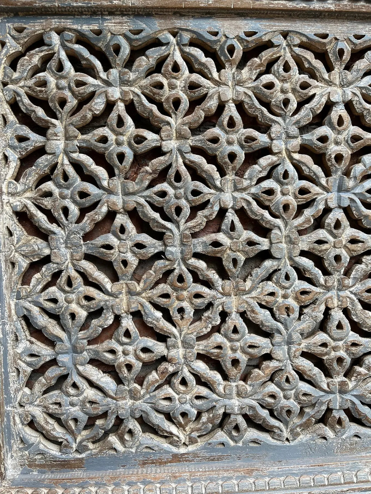 Hand‑Carved Jali Wall Panel in Mango Wood — Distressed Grey Indian Wall Decor, Lattice Carved Wooden Panel (41 × 30 in) plaques  above bed decor jlhomedecor2021.myshopify.com