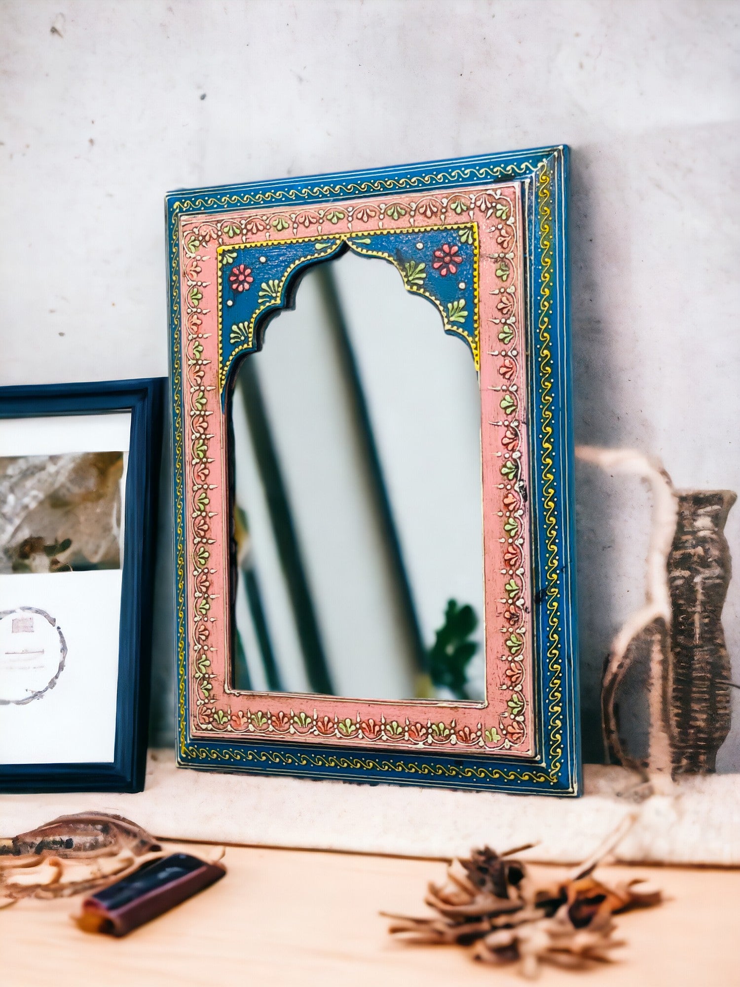 Chic Harmony: 25x35cm Hand-Painted Mirror