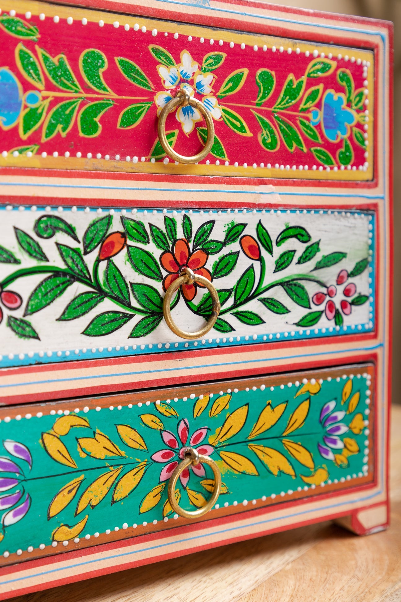 Traditional Floral Hand Painted Wooden Chest with 3 Drawers - Timeless Elegance and Functional Storage