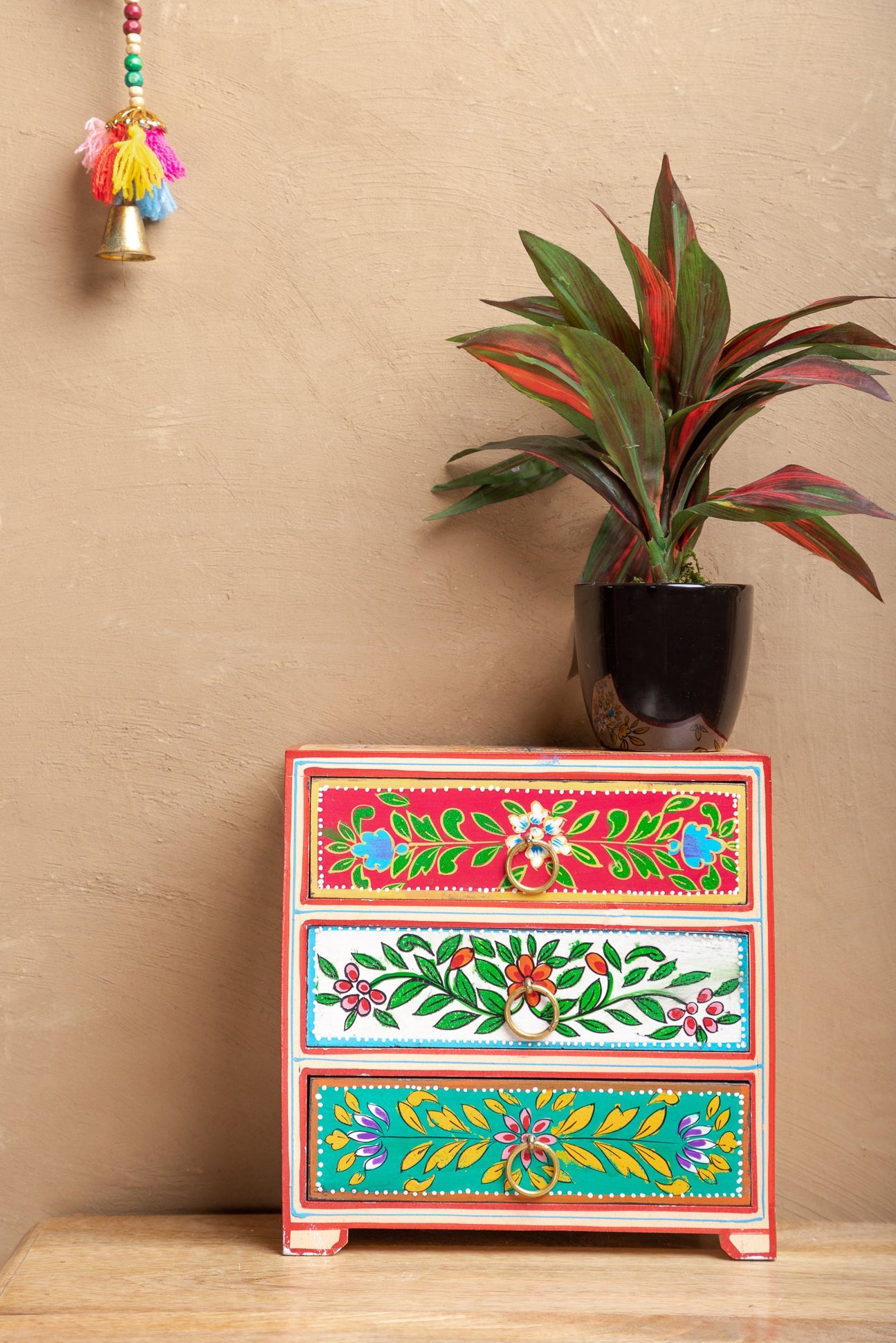 Traditional Floral Hand Painted Wooden Chest with 3 Drawers - Timeless Elegance and Functional Storage