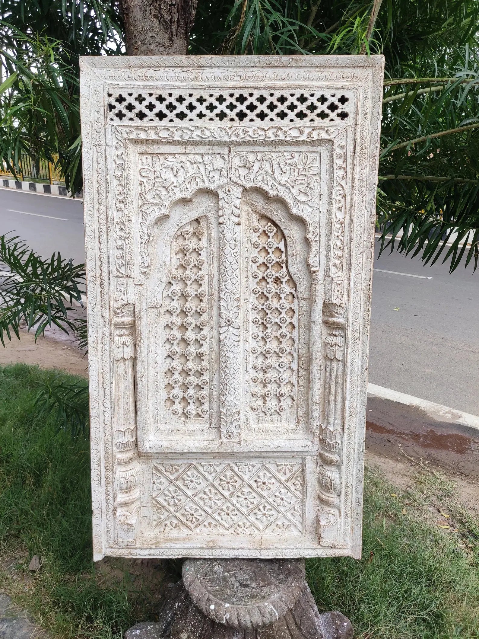 Vintage Carved Wood & Brass Window Frame — Handcrafted Mango Wood Wall Hanging, 122 × 69 × 10 cm (Fixed, Non‑Openable) plaques  above bed decor jlhomedecor2021.myshopify.com
