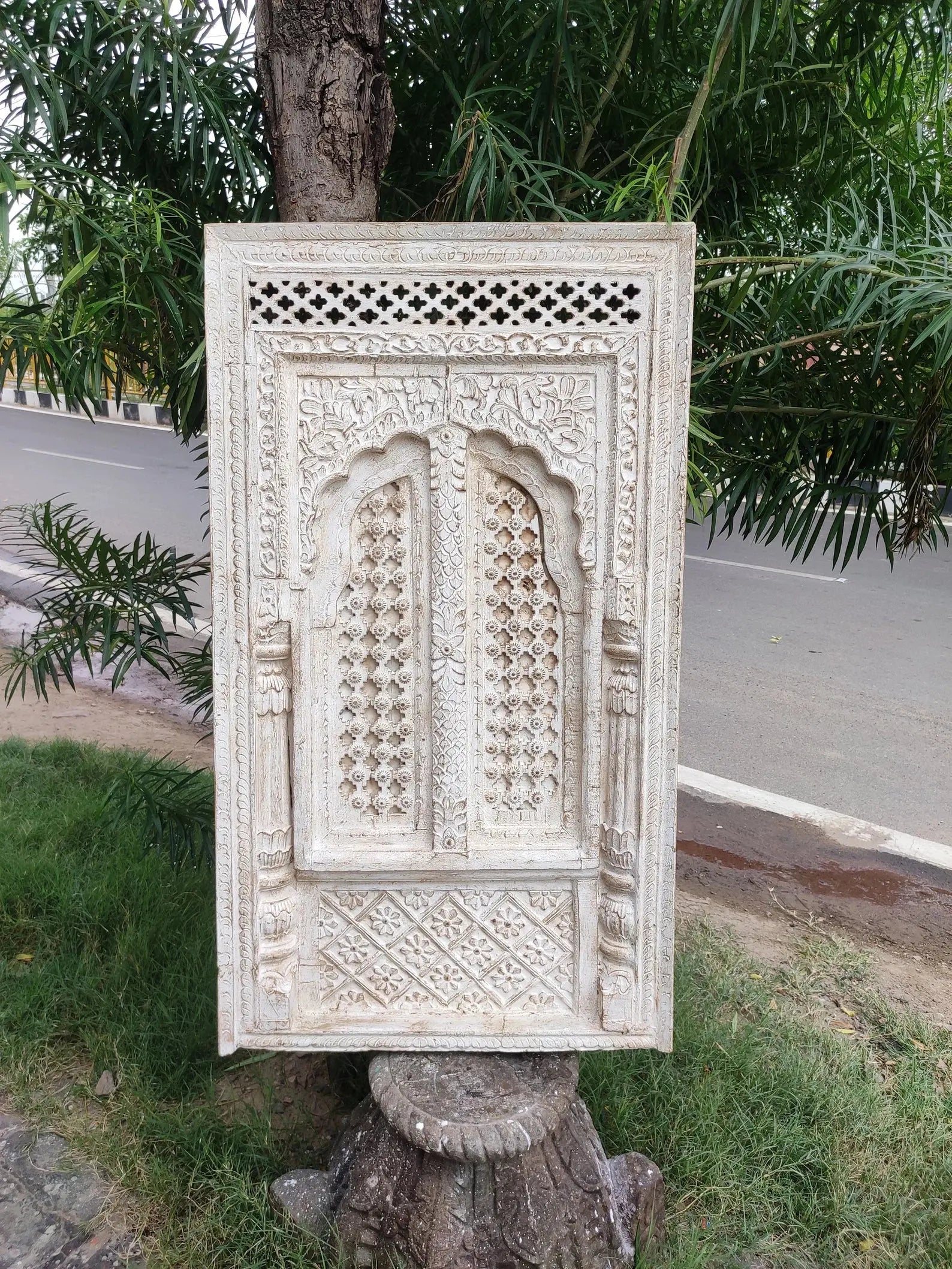 Vintage Carved Wood & Brass Window Frame — Handcrafted Mango Wood Wall Hanging, 122 × 69 × 10 cm (Fixed, Non‑Openable) plaques  above bed decor jlhomedecor2021.myshopify.com