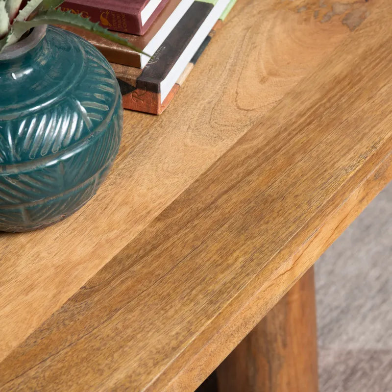Square center table style