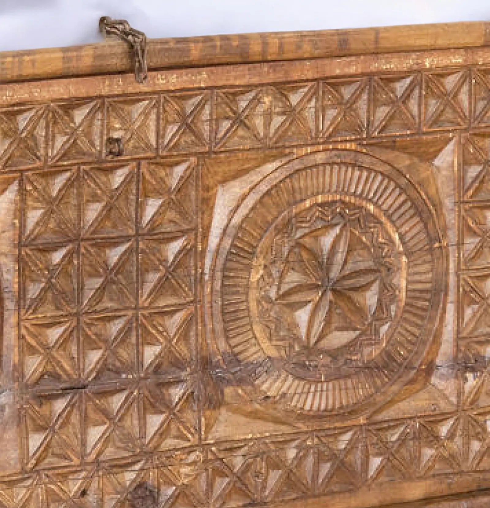 Antique Indian Trunk / Console Table Hand Carved Trunks  Antique Console Table jlhomedecor2021.myshopify.com