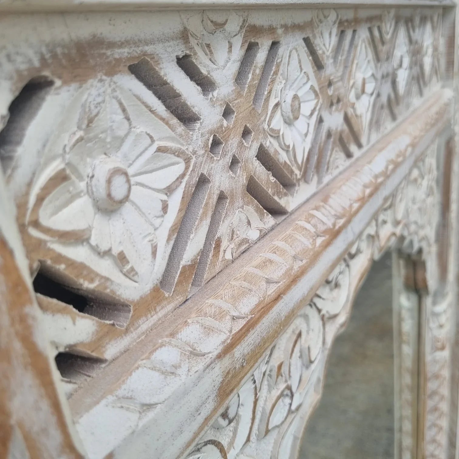 hand carved mirror, solid wood mirror, rustic white mirror, distressed white mirror, horizontal mirror, wall mirror, mehrab arch mirror, arched mirror, jali lattice mirror, entryway mirror, console mirror, living room mirror, bedroom mirror, decorative mirror, indian furniture, handmade mirror, artisan made mirror, premium wood mirror, quality mirror, durable mirror, sturdy mirror, timeless mirror, elegant mirror, statement mirror, ornate mirror, unique mirror, sculptural mirror, focal piece mirror, handcra