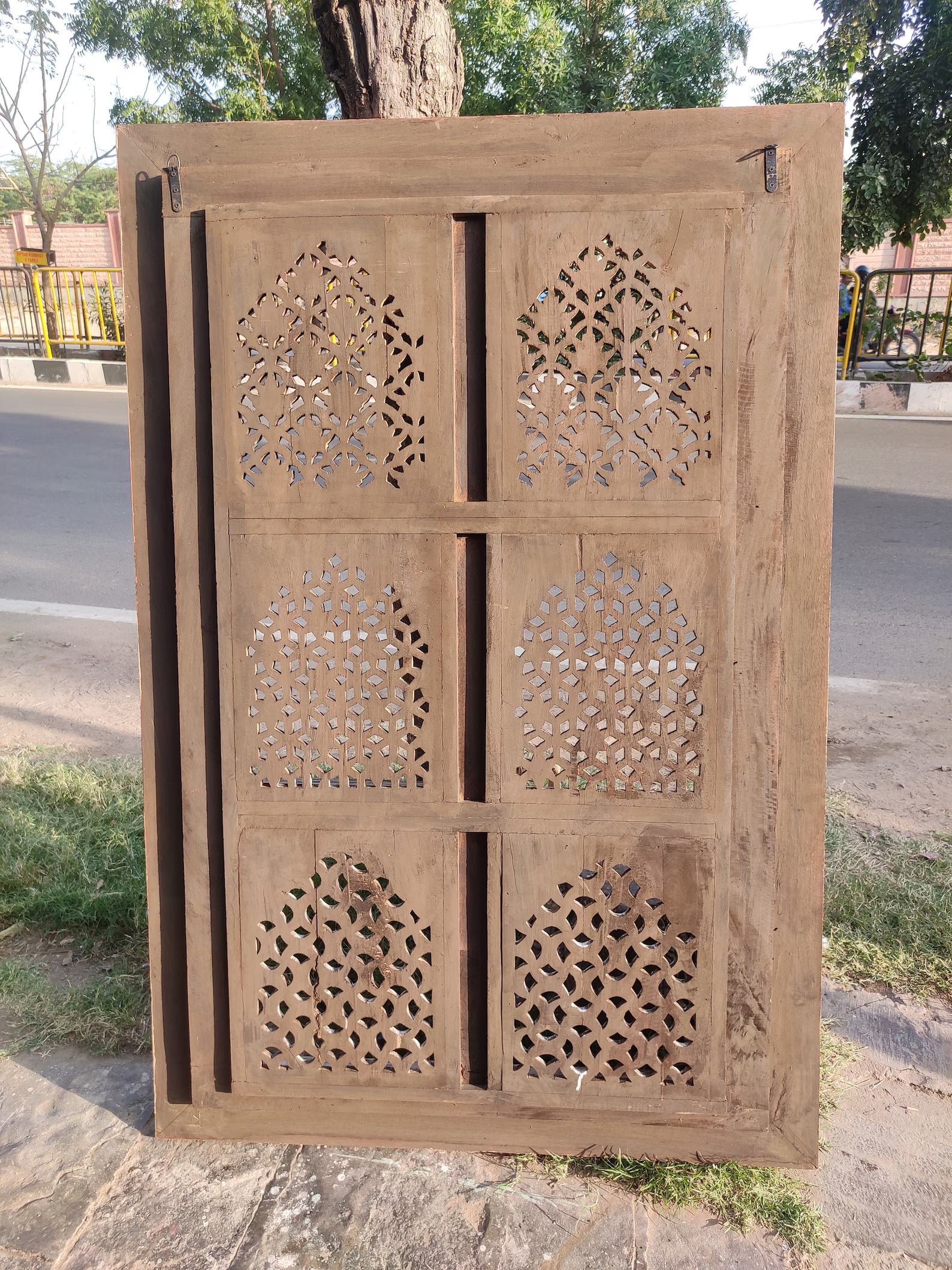 Hand‑Carved Floral Wall Panel — Indian Mango Wood, Distressed Finish, 180 × 120 cms