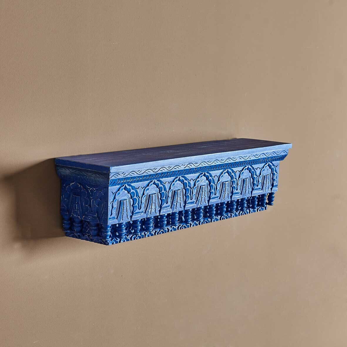 Hand‑Carved Mango Wood Floating Shelf — Jharokha Arch Design, Distressed Finish, 85 × 23 × 20 cm (6 kg)