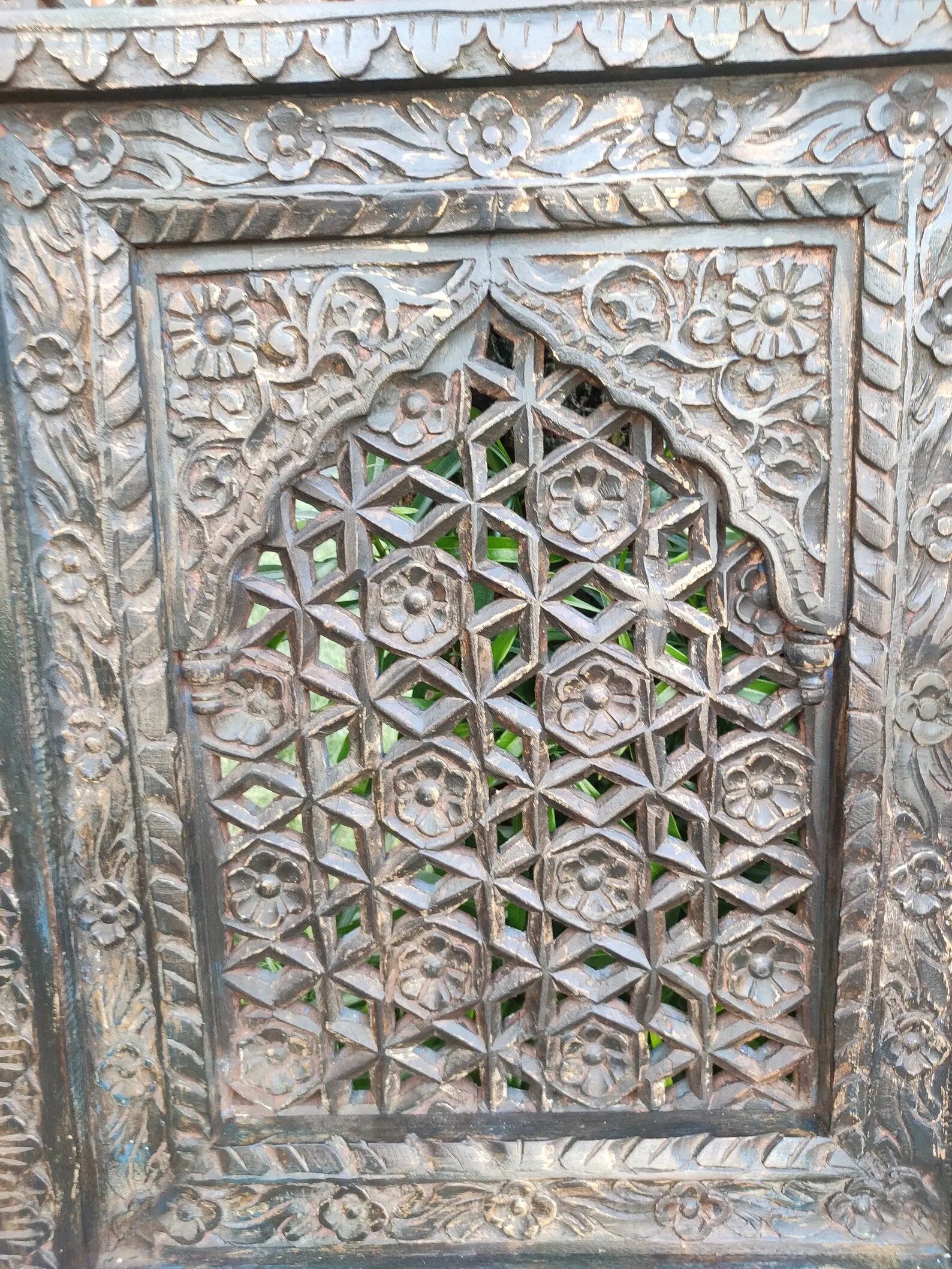 Hand‑Carved Jali Wall Panel — Solid Mango Wood, Distressed Finish, 90 × 60 × 10 cm plaques  above bed decor jlhomedecor2021.myshopify.com