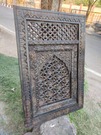 Hand‑Carved Jali Wall Panel — Solid Mango Wood, Distressed Finish, 90 × 60 × 10 cm