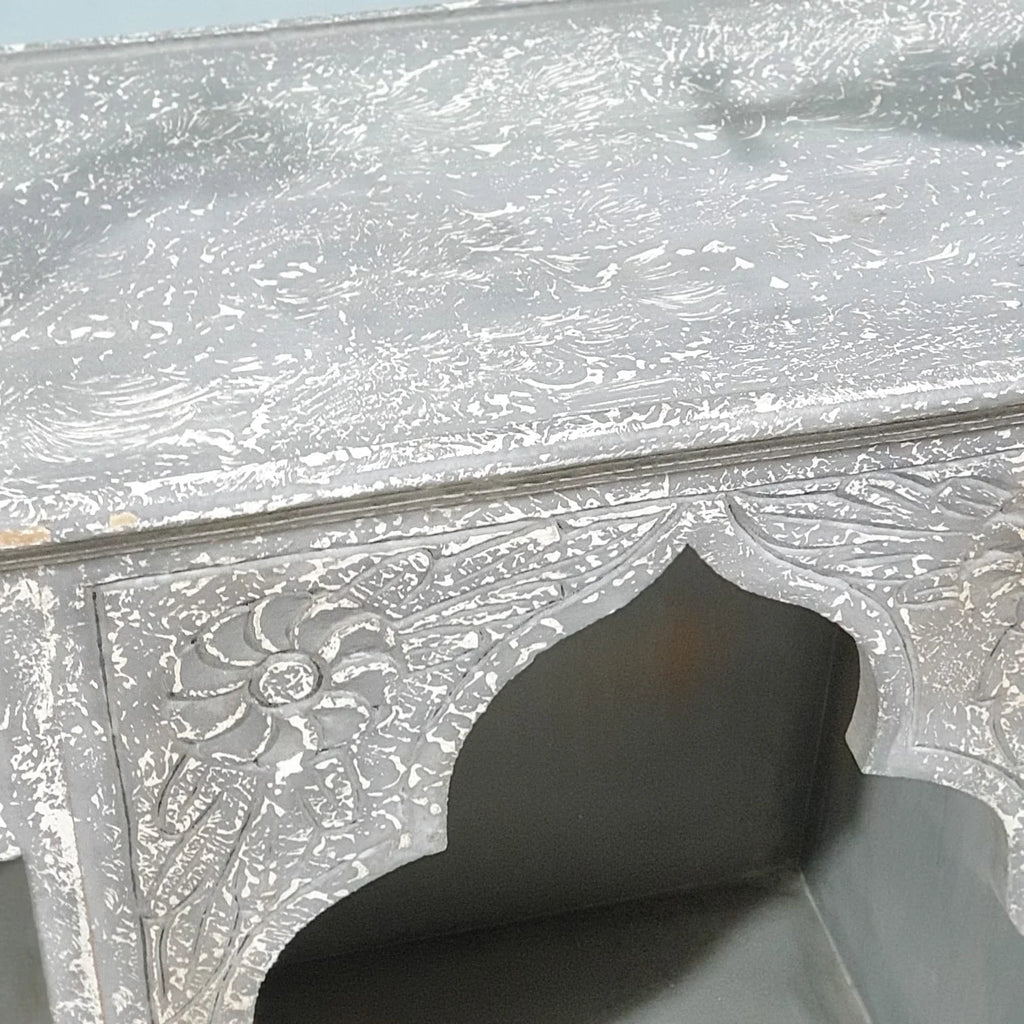 Hand‑Carved Mango Wood Mehrab Bookshelf — Grey Finish, Arched Openings, 90 × 90 × 30 cm