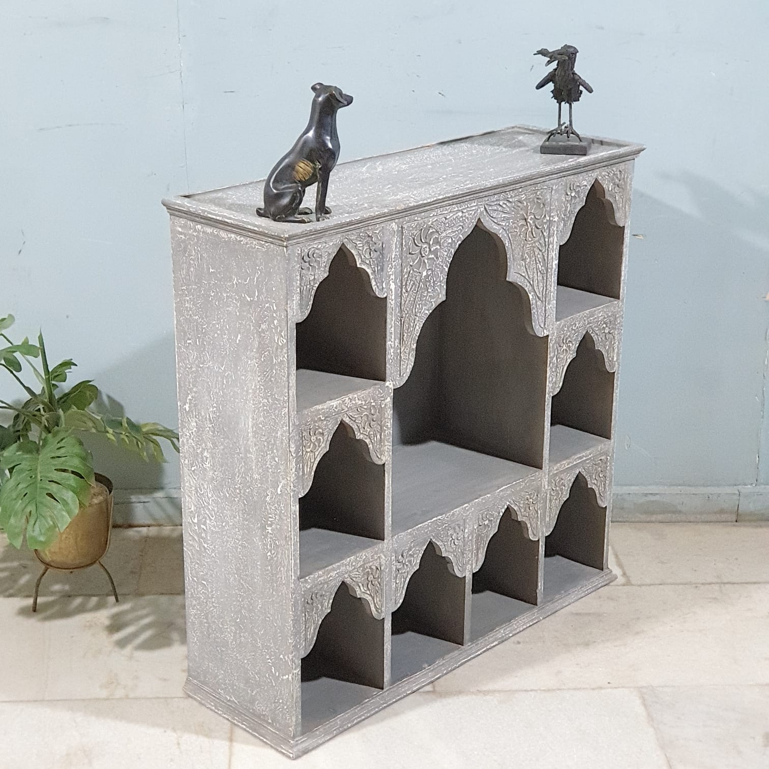 Hand‑Carved Mango Wood Mehrab Bookshelf — Grey Finish, Arched Openings, 90 × 90 × 30 cm