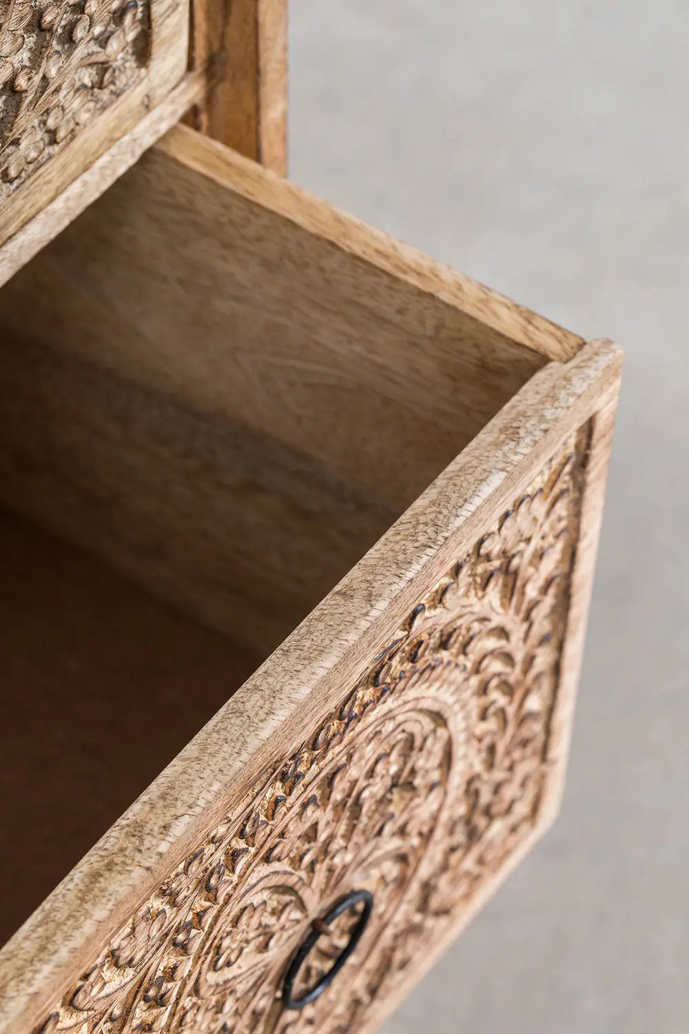 Mango Wood Chest of Drawers : Ample Storage with Timeless Charm Chest of Drawer  Artisan Craftsmanship jlhomedecor2021.myshopify.com
