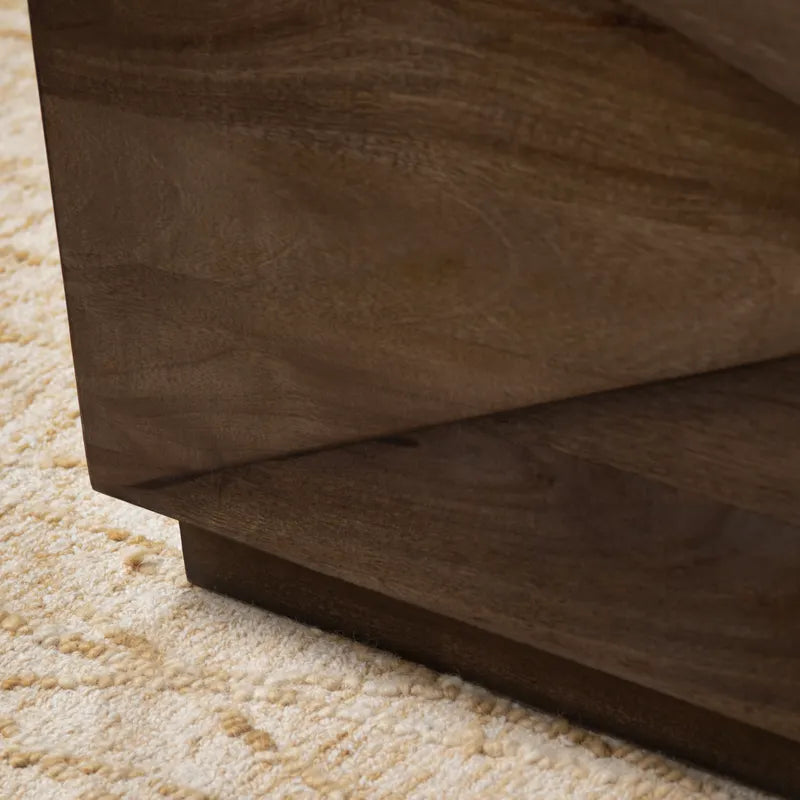  sculpted modern accent