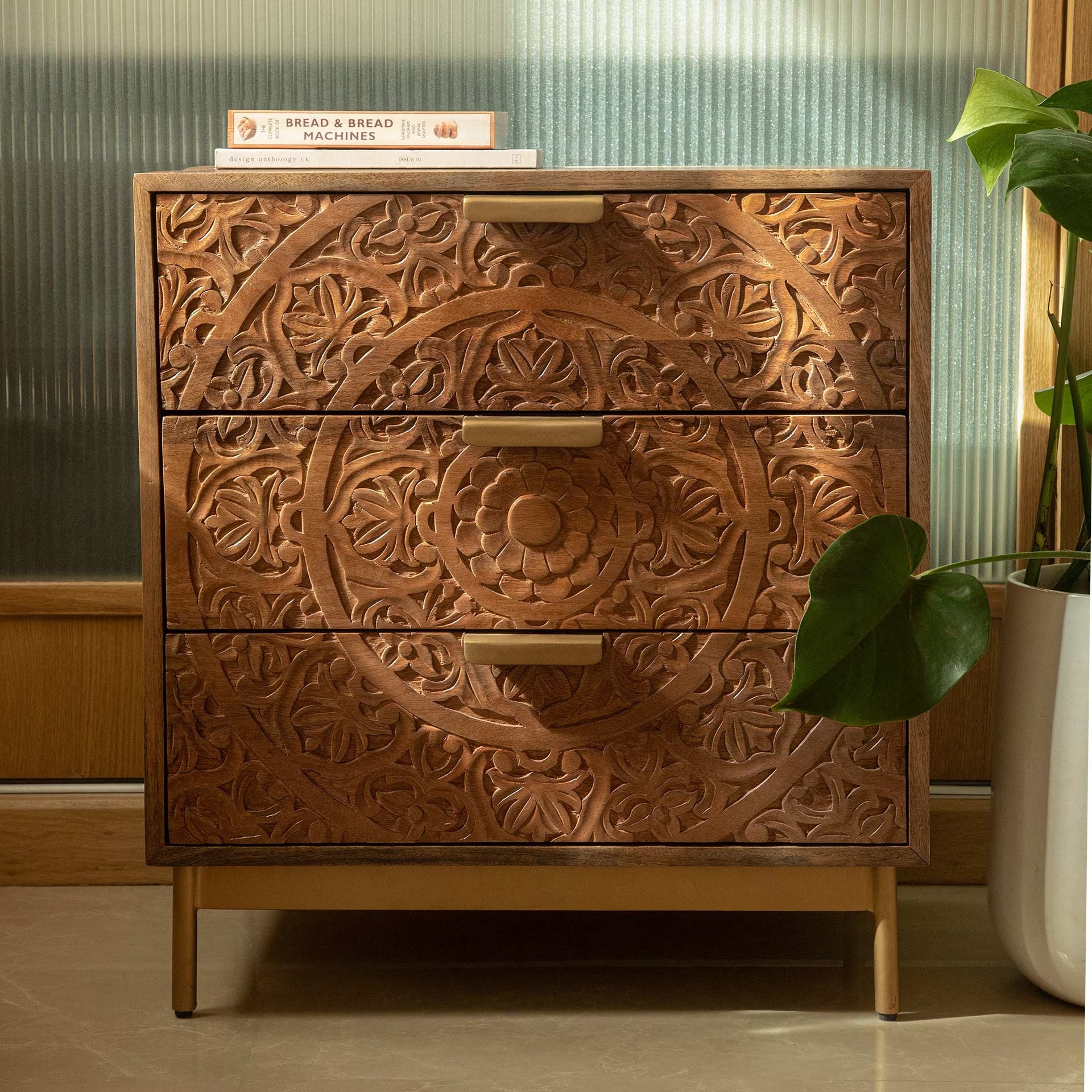 Triple chest drawer with metal legs - J.L.HOME DECOR