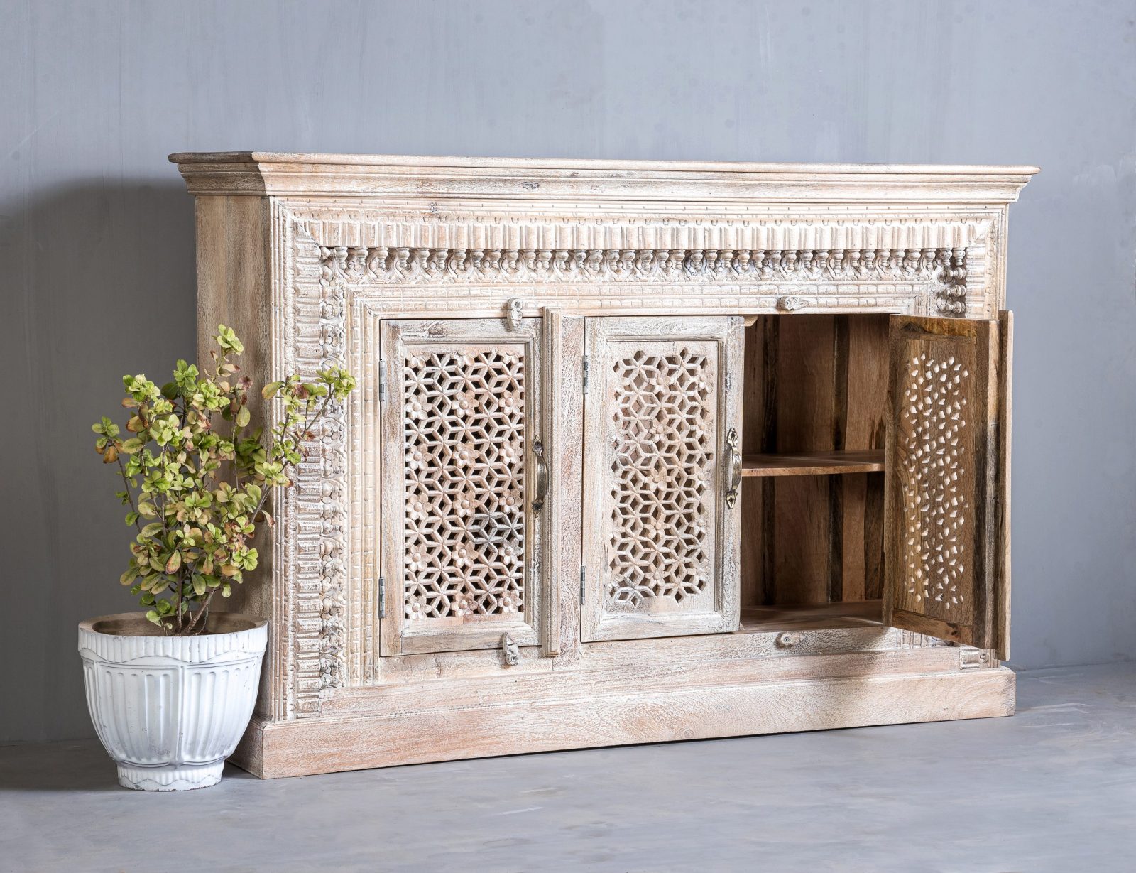 Carved Vintage Traditional Jali Sideboard - J.L.HOME DECOR